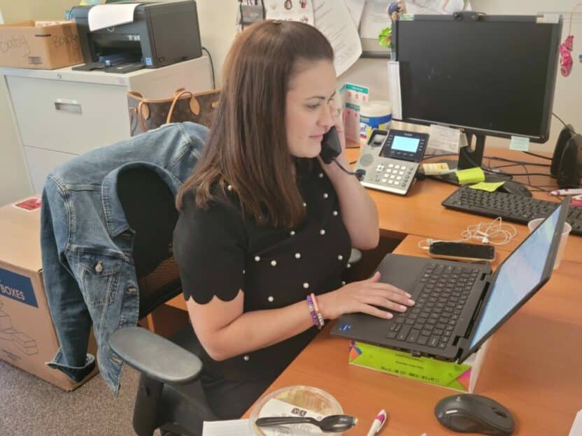 Connect with a Sharsheret Social Worker