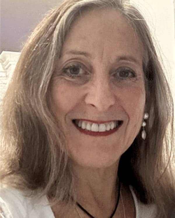 Cantor Debbie Hafetz